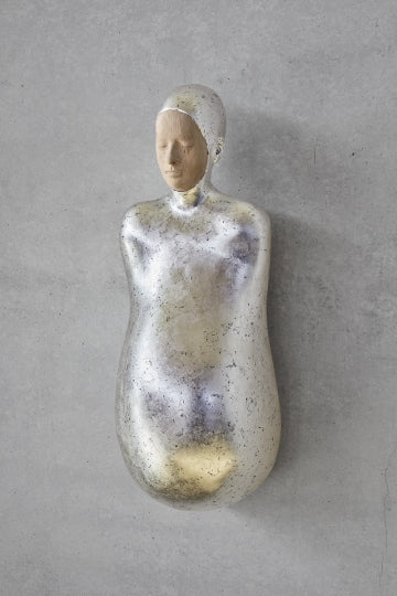 Paloma Varga Weisz (Thomas Schütte, 2017)